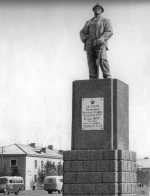 Памятник Шахтеру при въезде в город